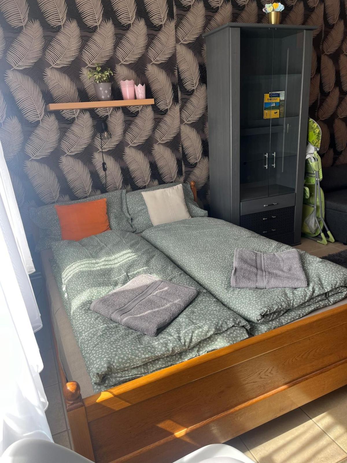 Tejfeles Vendeghaz Apartman Porva Kültér fotó
